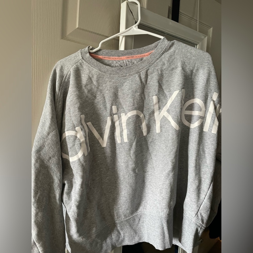 Calvin Klein Cropped Sweatshirt